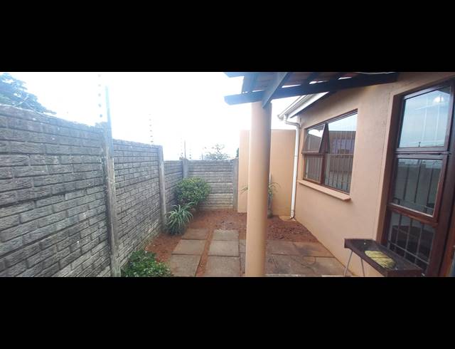 2 BEDROOM SECTIONAL TITLE FOR SALE IN UMBILO